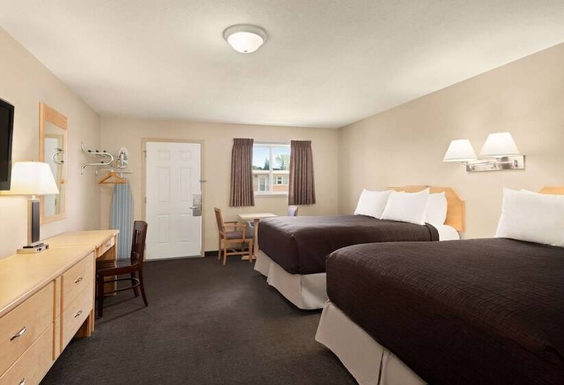 هتل Thriftlodge Moose Jaw