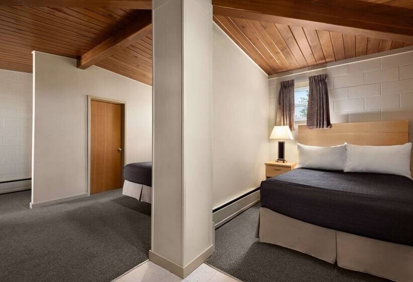 هتل Thriftlodge Moose Jaw