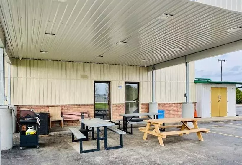 בית מלון כפרי Wallaceburg Inn