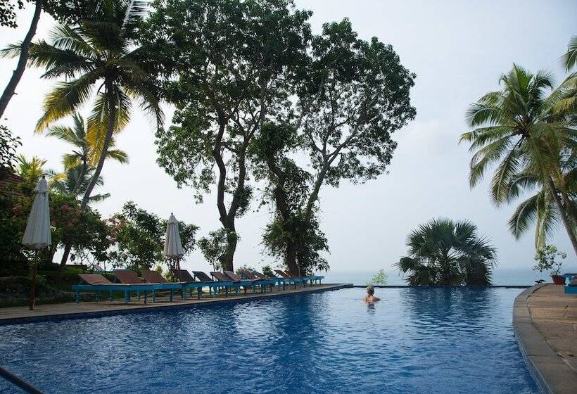 منتجع Somatheeram Ayurveda Village