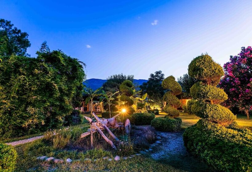 Etenna Beach Bungalows