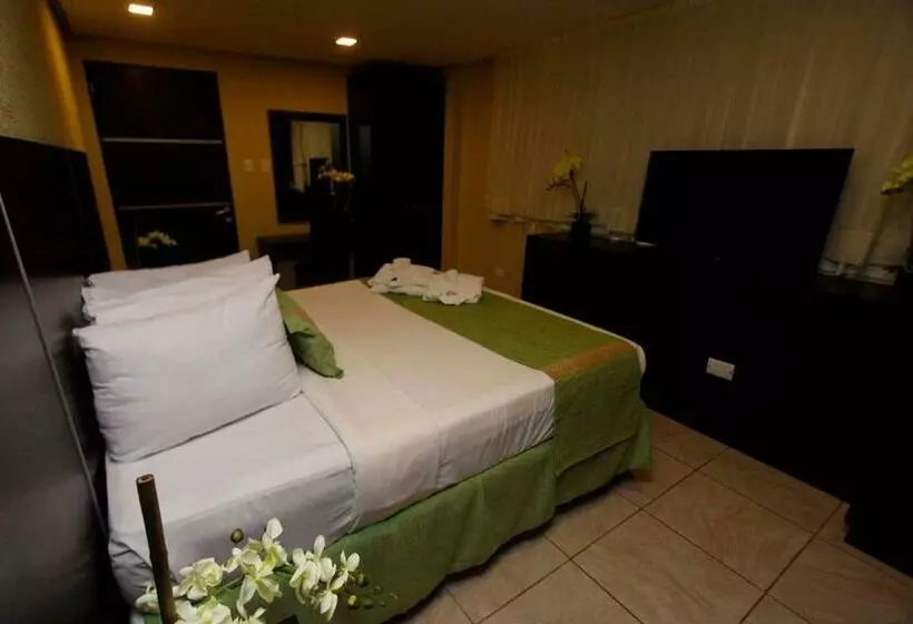 Hotelli Colibrí Suites