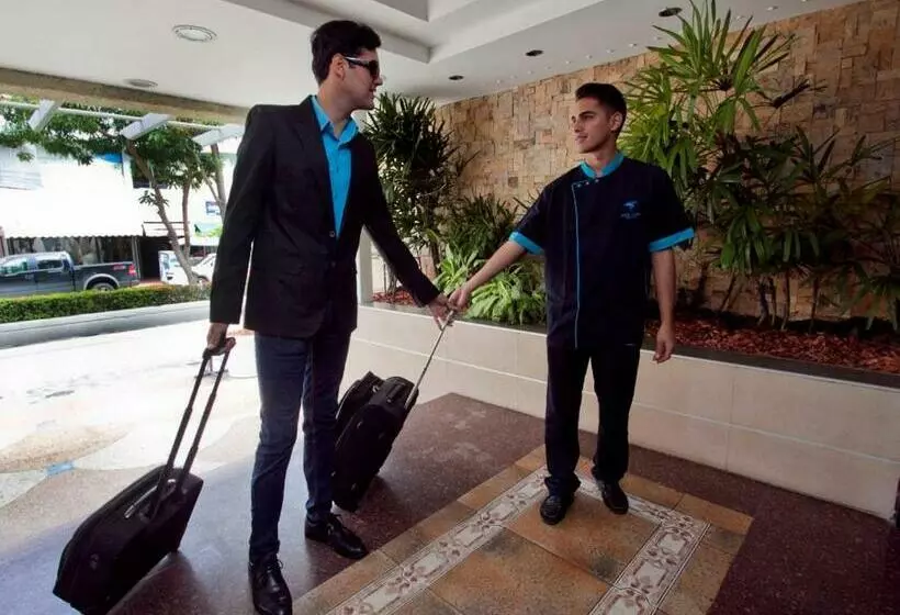 Hotelli Colibrí Suites