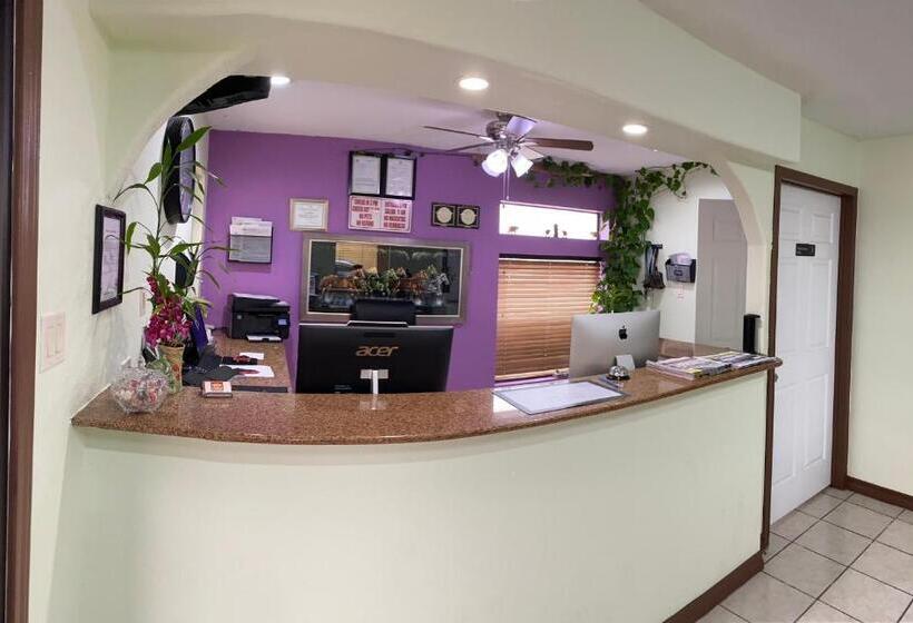 فندق Country Hill Inn & Suite Eagle Pass