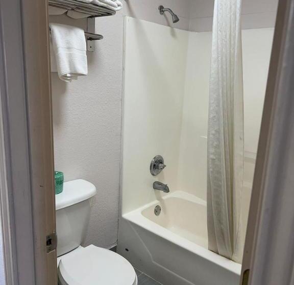 فندق Country Hill Inn & Suite Eagle Pass