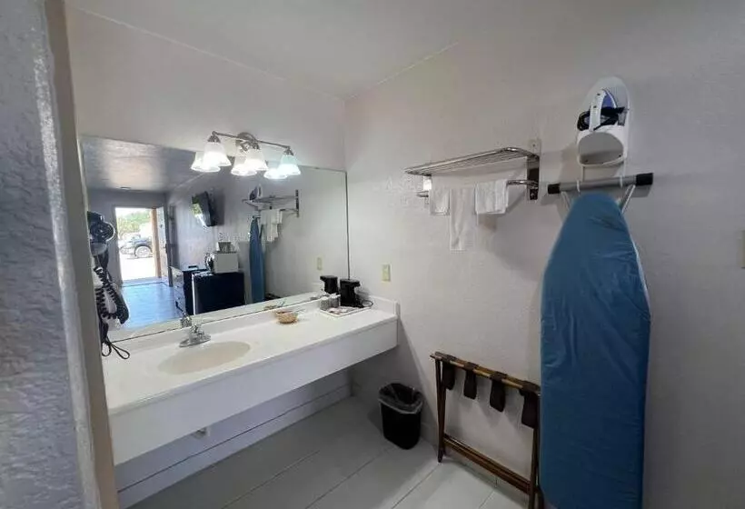 فندق Country Hill Inn & Suite Eagle Pass