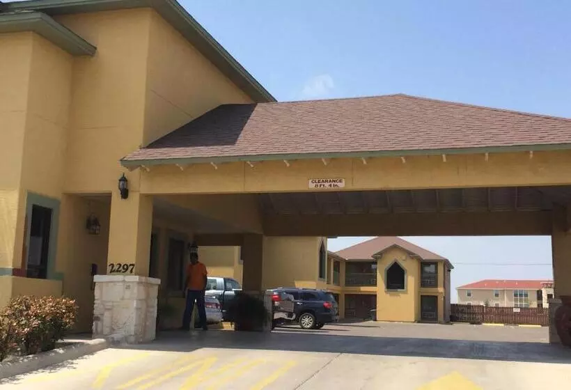 فندق Country Hill Inn & Suite Eagle Pass