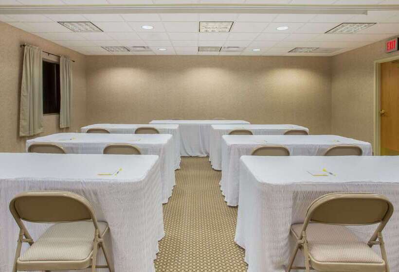 בית מלון כפרי Days Inn By Wyndham Chino Valley