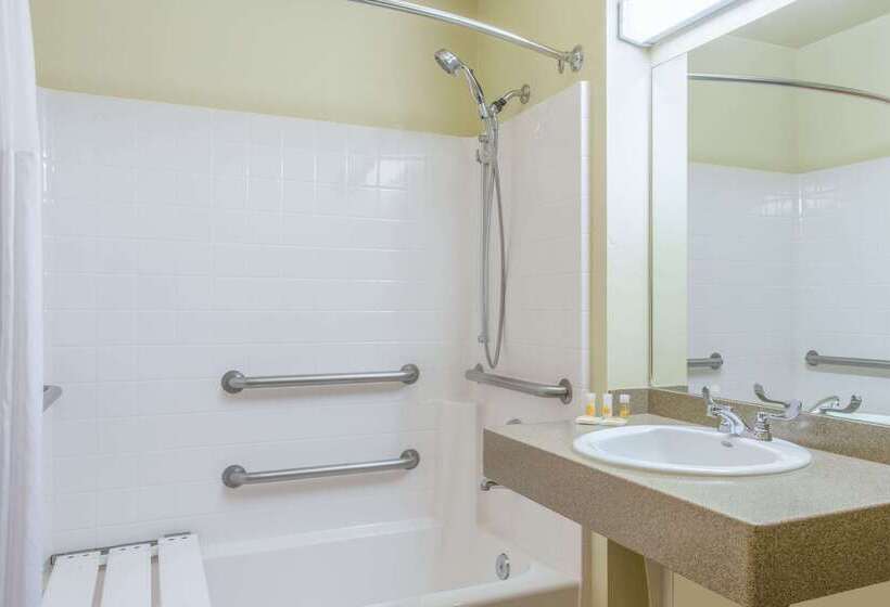 בית מלון כפרי Days Inn By Wyndham Chino Valley