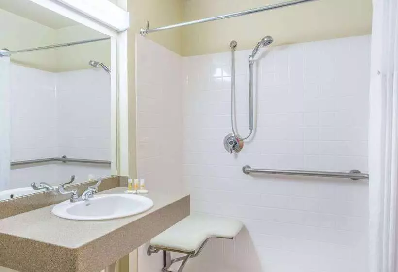 Отель Days Inn By Wyndham Chino Valley