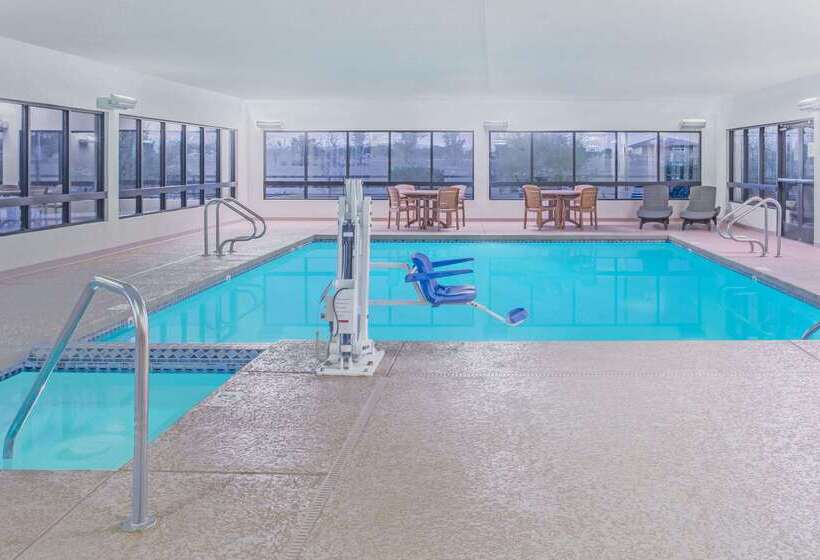 בית מלון כפרי Days Inn By Wyndham Chino Valley