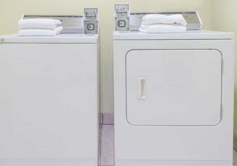 酒店 Days Inn & Suites By Wyndham Cleburne Tx