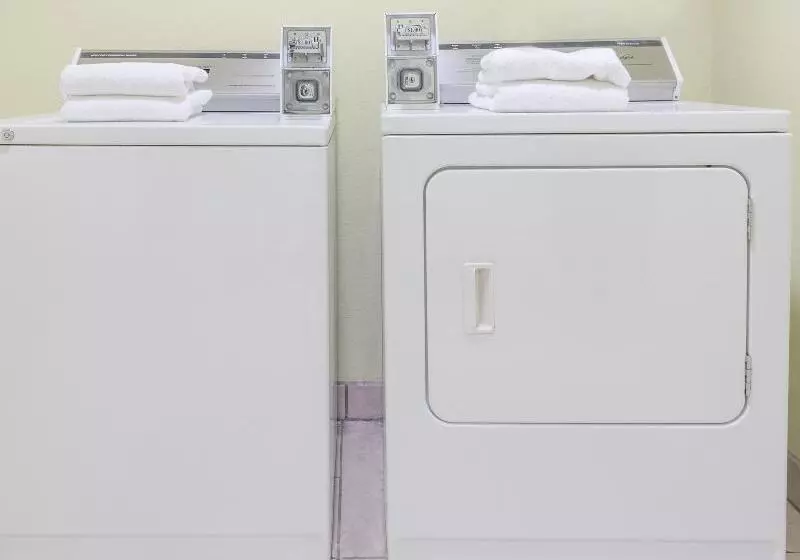 酒店 Days Inn & Suites By Wyndham Cleburne Tx