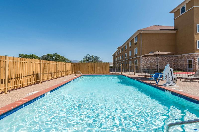 酒店 Days Inn & Suites By Wyndham Cleburne Tx