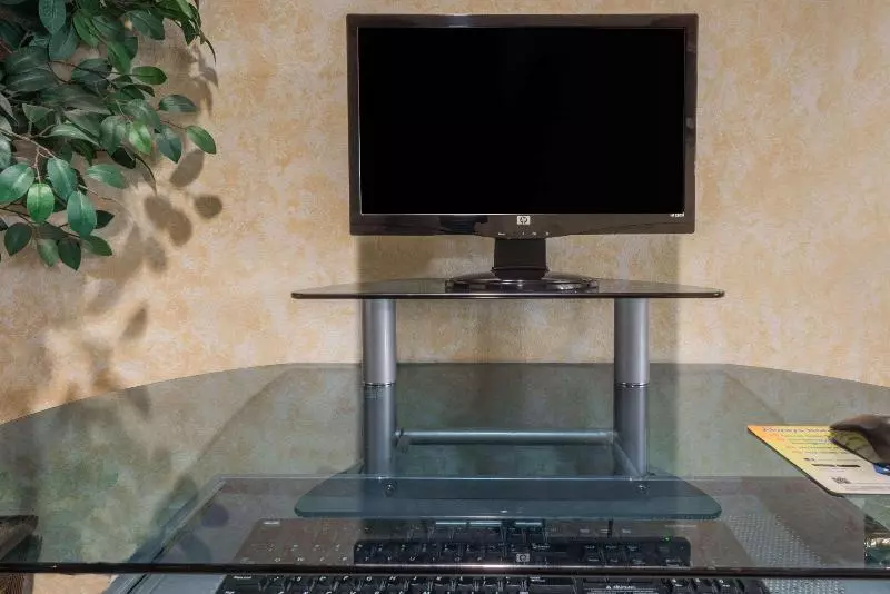 酒店 Days Inn & Suites By Wyndham Cleburne Tx