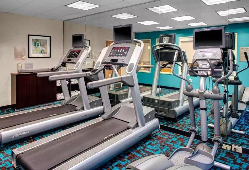 호텔 Fairfield Inn And Suites By Marriott Emporia I 95