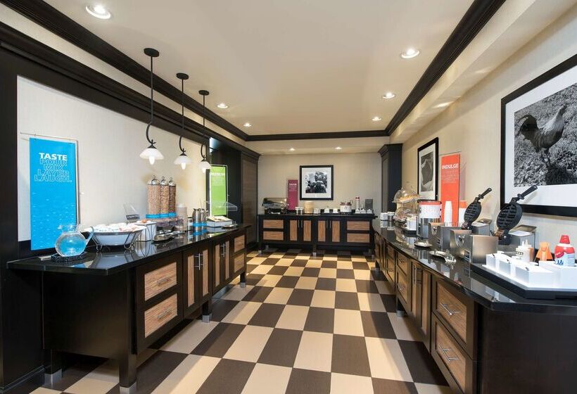 Отель Hampton Inn & Suites Crawfordsville