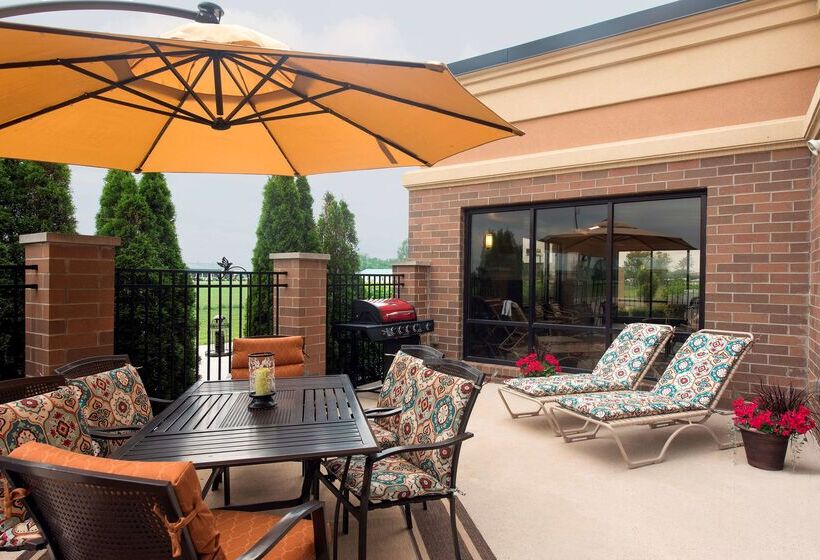 Отель Hampton Inn & Suites Crawfordsville