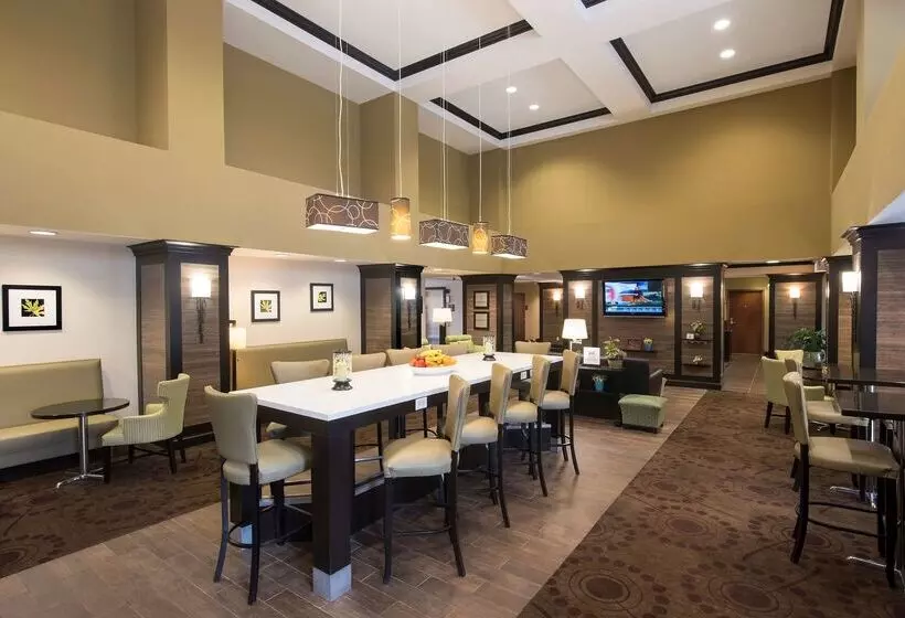 ホテル Hampton Inn & Suites Crawfordsville