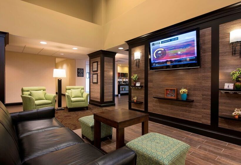 Отель Hampton Inn & Suites Crawfordsville