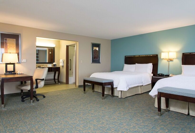 Отель Hampton Inn & Suites Crawfordsville