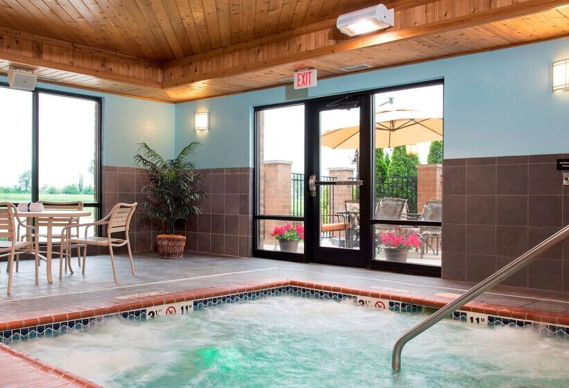 Отель Hampton Inn & Suites Crawfordsville