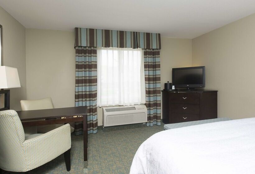 Отель Hampton Inn & Suites Crawfordsville