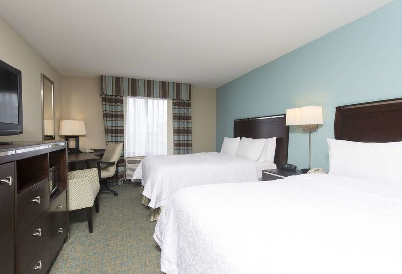Отель Hampton Inn & Suites Crawfordsville