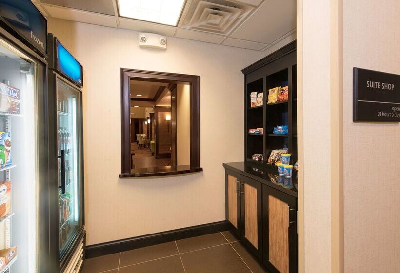 Отель Hampton Inn & Suites Crawfordsville