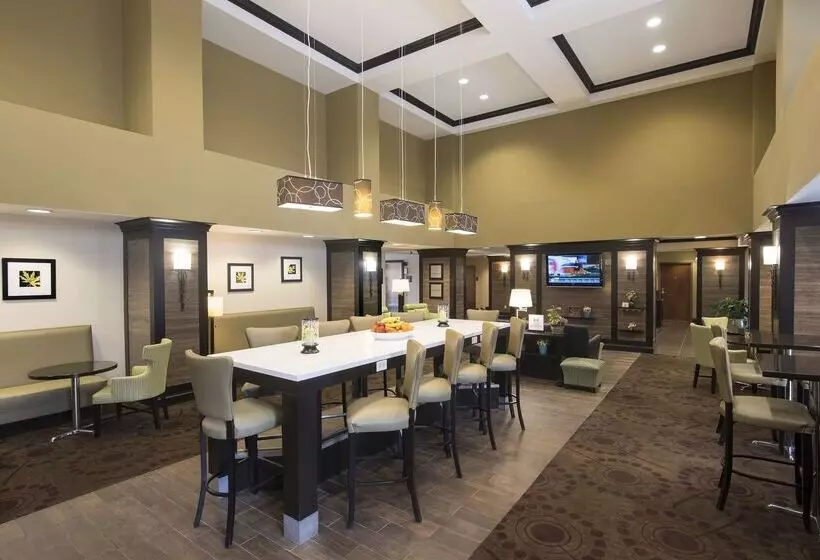 ホテル Hampton Inn & Suites Crawfordsville