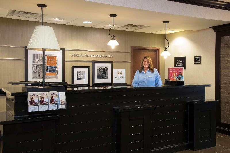 Отель Hampton Inn & Suites Crawfordsville