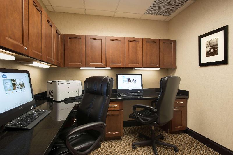 Отель Hampton Inn & Suites Crawfordsville