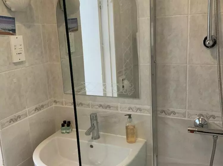 Отель Marina Metro