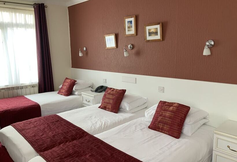 فندق Marina Metro