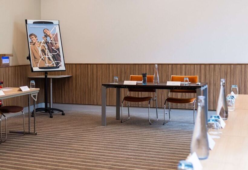 בית מלון כפרי Mercure Valenciennes Centre