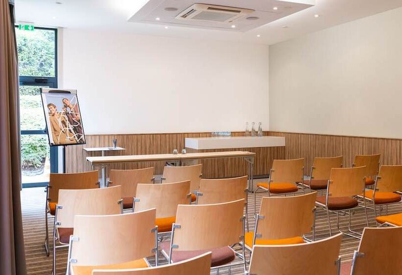 בית מלון כפרי Mercure Valenciennes Centre