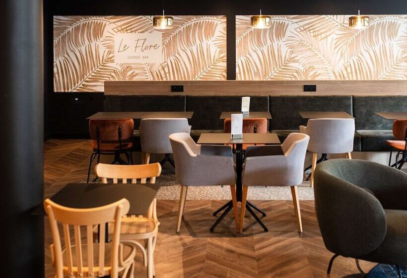 בית מלון כפרי Mercure Valenciennes Centre