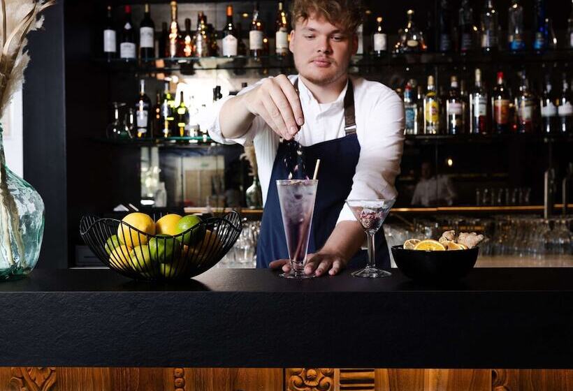 בית מלון כפרי Mercure Valenciennes Centre