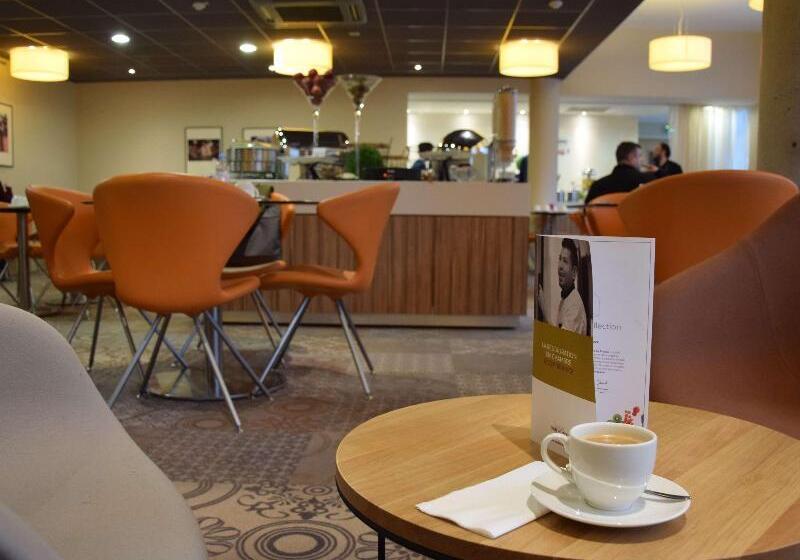 בית מלון כפרי Mercure Valenciennes Centre