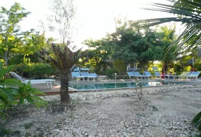 Отель Pakachi Beach Resort &