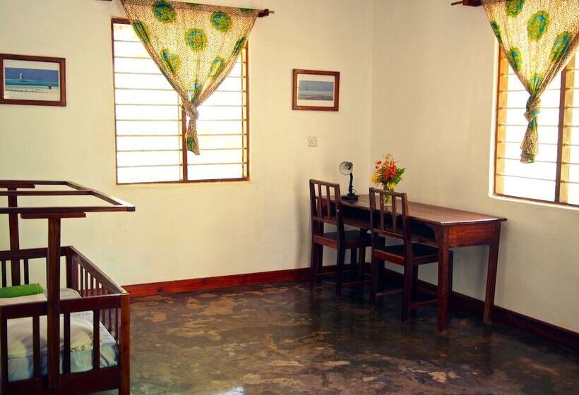 فندق Pakachi Beach Resort &