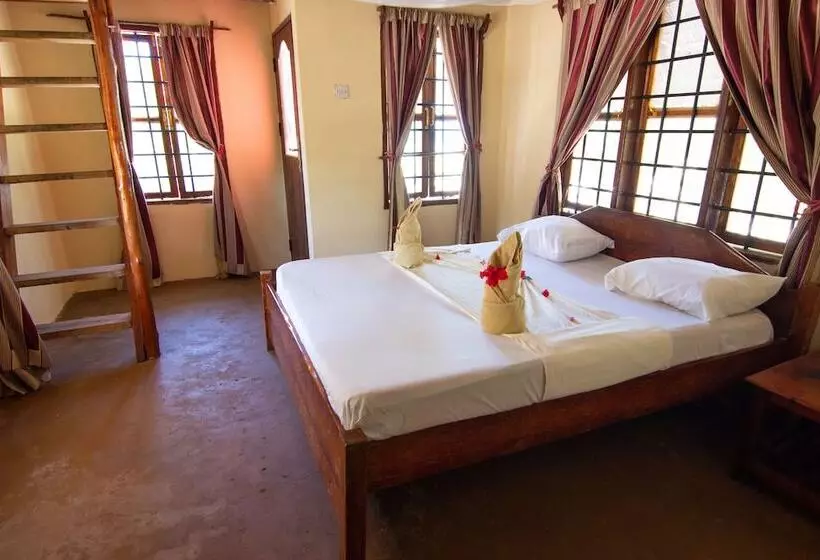 Отель Pakachi Beach Resort &