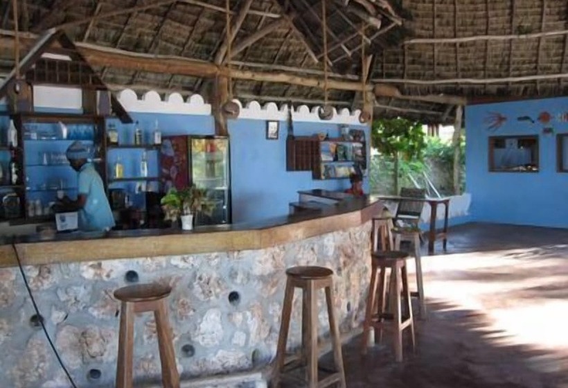 فندق Pakachi Beach Resort &