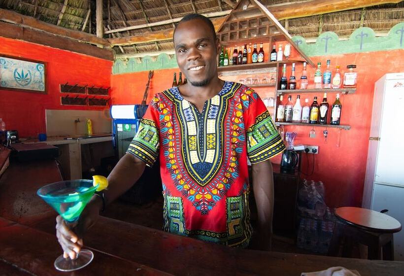 فندق Pakachi Beach Resort &