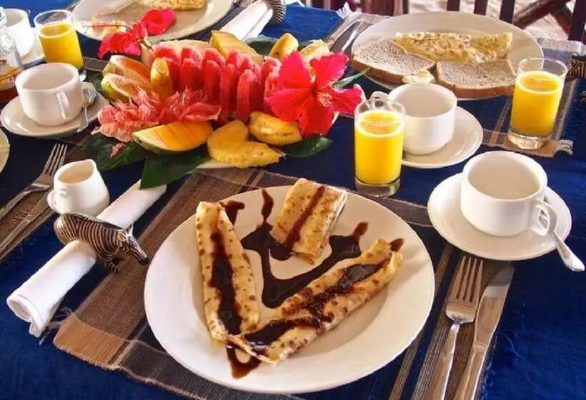 Отель Pakachi Beach Resort &