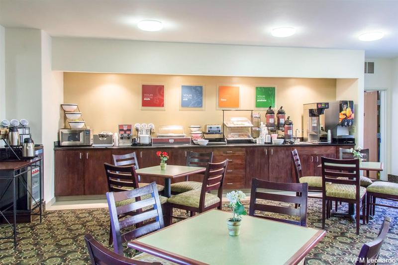 Отель Quality Inn & Suites Vail Valley