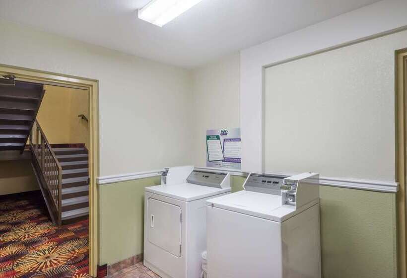 בית מלון כפרי Super 8 By Wyndham Dandridge