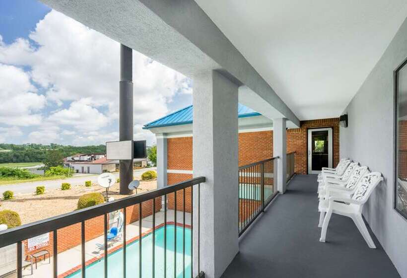 בית מלון כפרי Super 8 By Wyndham Dandridge