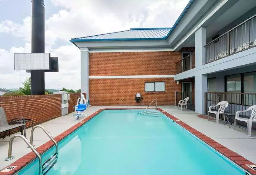 ホテル Super 8 By Wyndham Dandridge