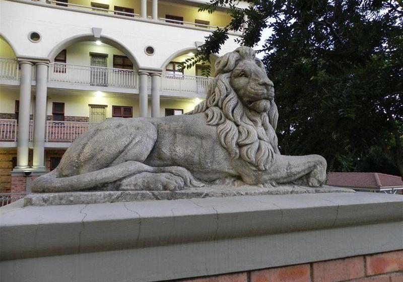 Отель Sandton Times Square Serviced Apartments